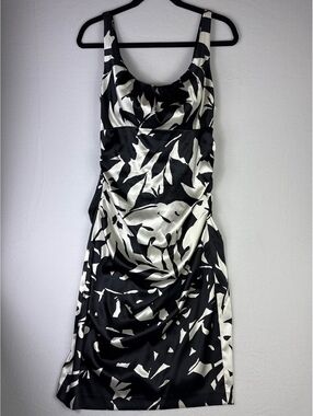 London Times Black and White Abstract Print Sleeveless Dress